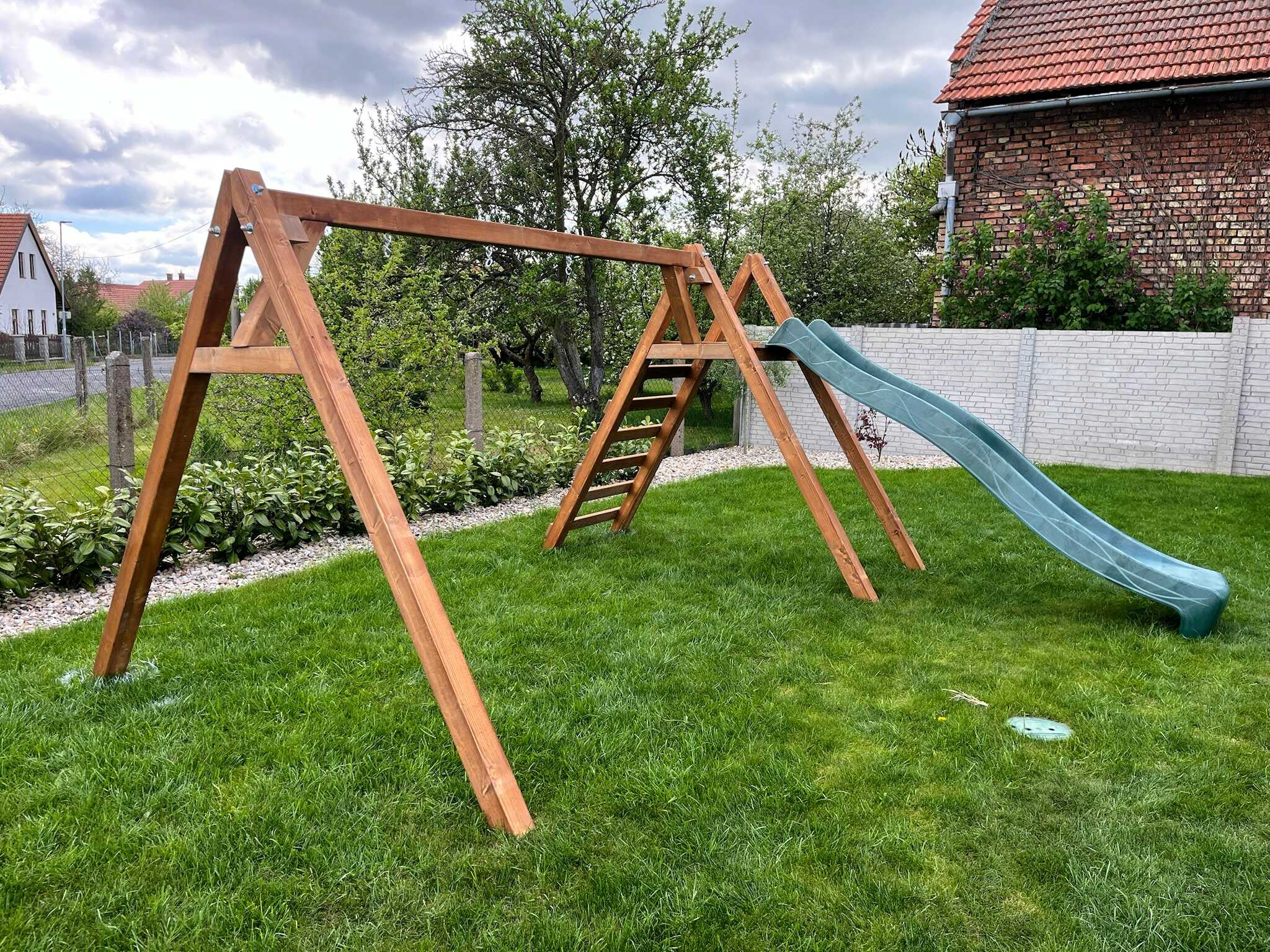 Konstrukce na houpačky a skluzavku - Obrázek 39