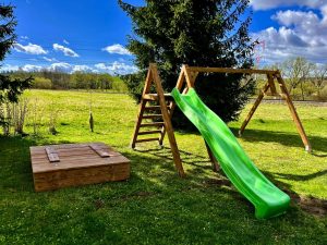 Zahradní houpačka se skluzavkou